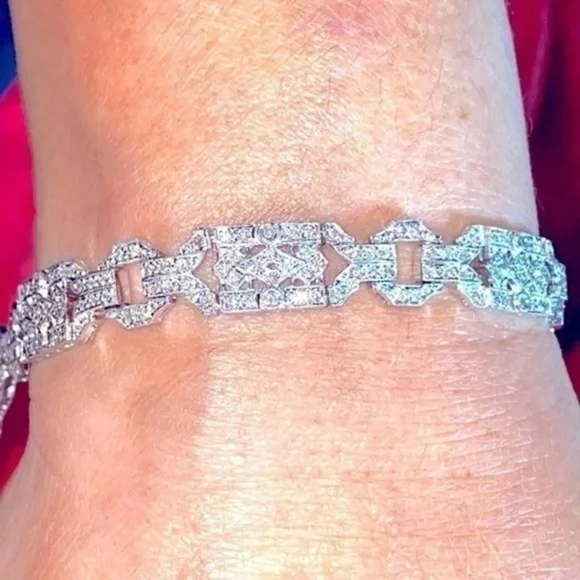 Exclusive Natural Dimond bracelet solid gold new great for the weeding, bride